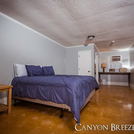Canyon Breeze Motel Sulphur Extérieur photo